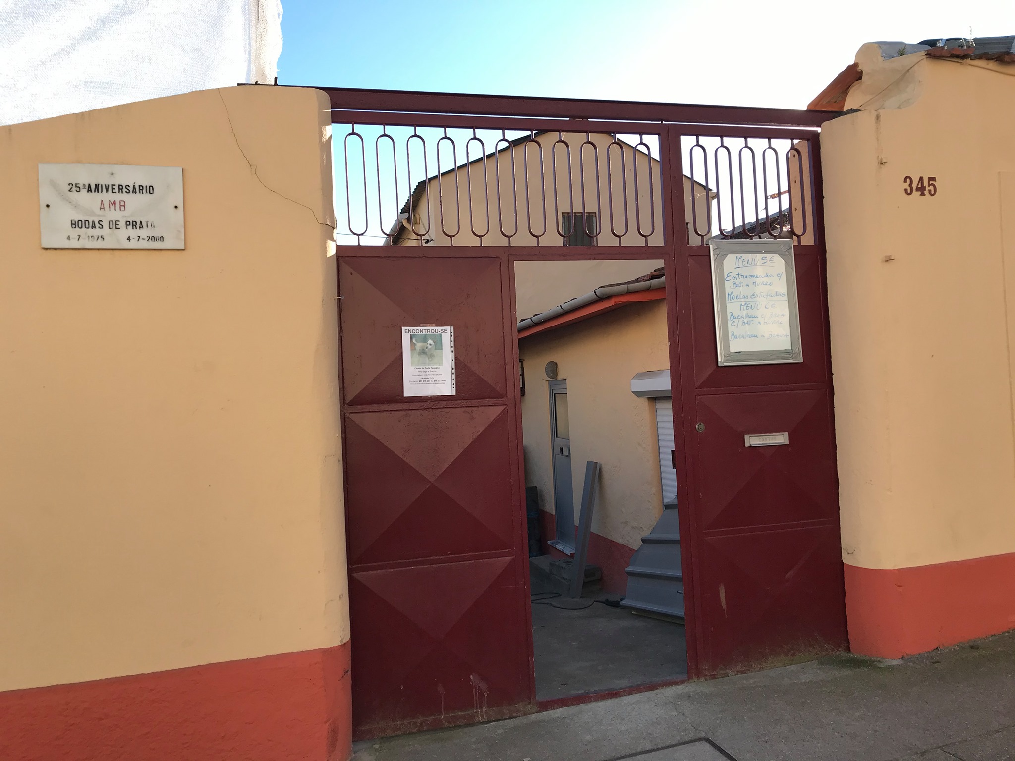 Entrada Associação Moradores da Bouça